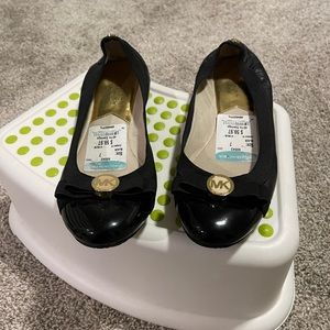 Michael kors flats size 7